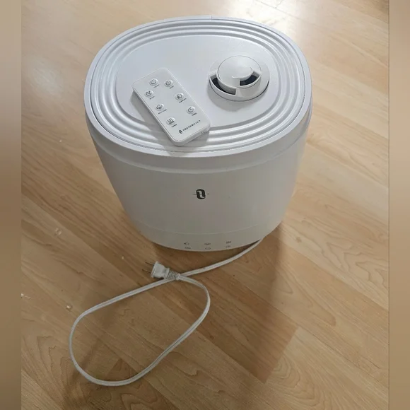 TaoTronics Humidifier/Aroma Diffuser - Picture 2 of 4
